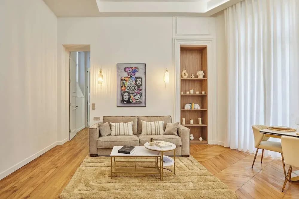 Saint Honore Luxury Apartment With AC - Miniature 8