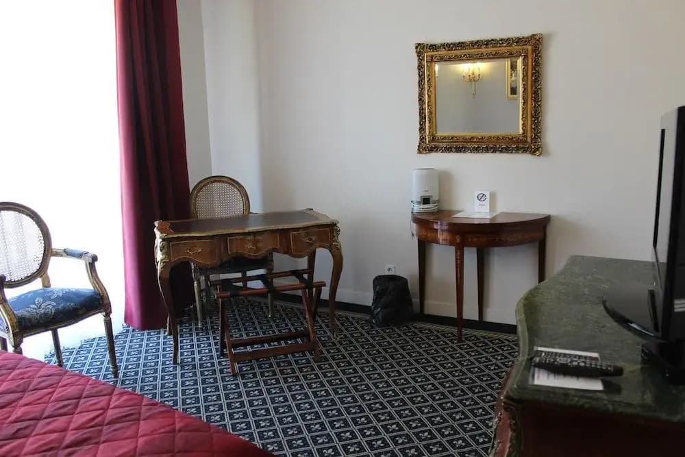 Hôtel Fleur De Lys - Miniature 6