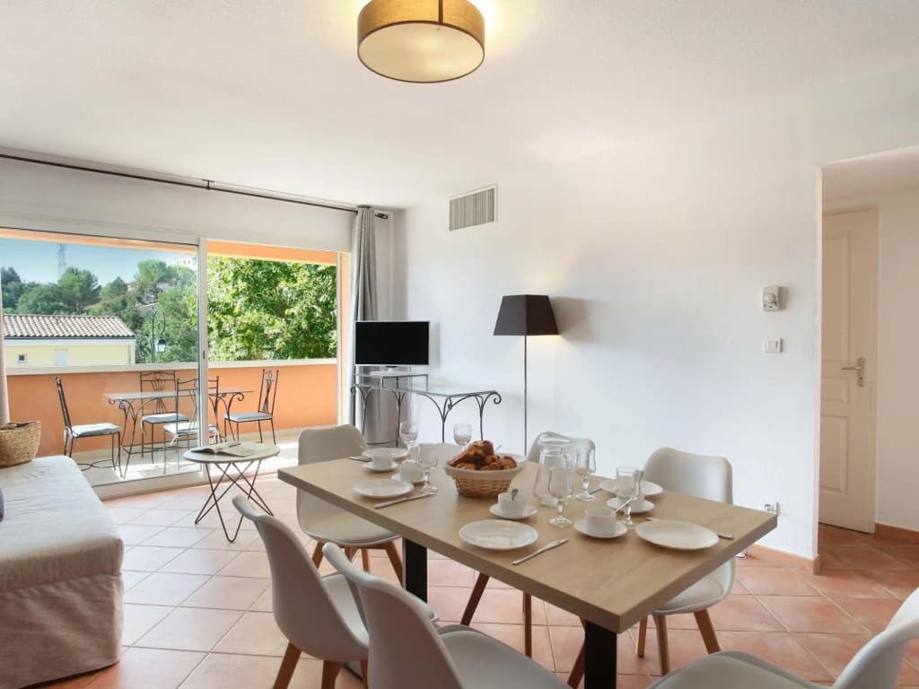 Apartment in Greoux-les-bains Near Lakes - Photo 5