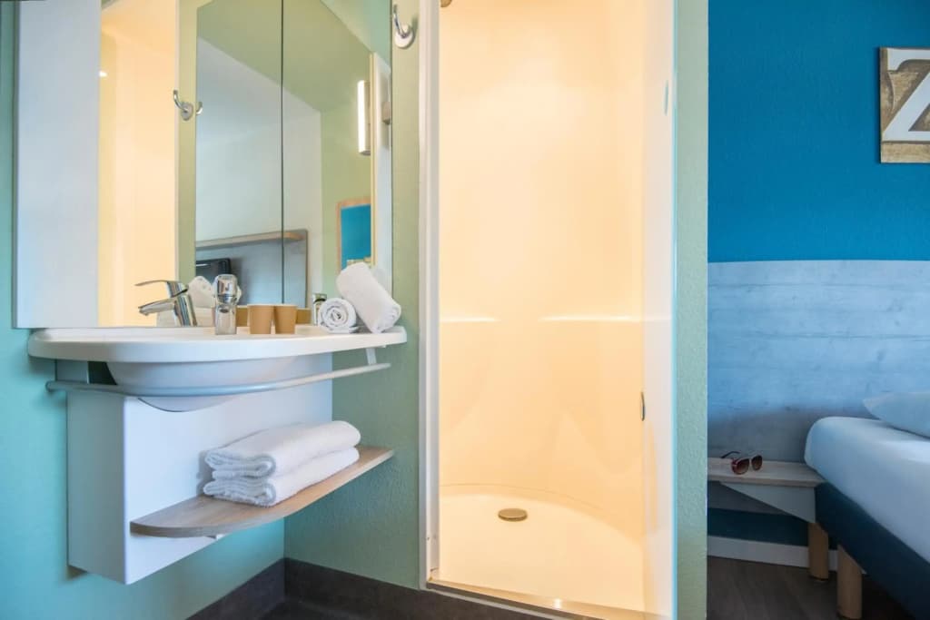 ibis budget Pertuis Portes du Luberon - Miniature 8