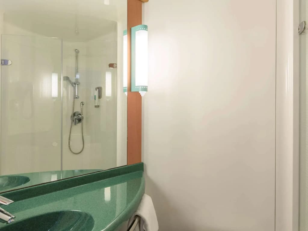 ibis Lyon Est Bron - Miniature 8