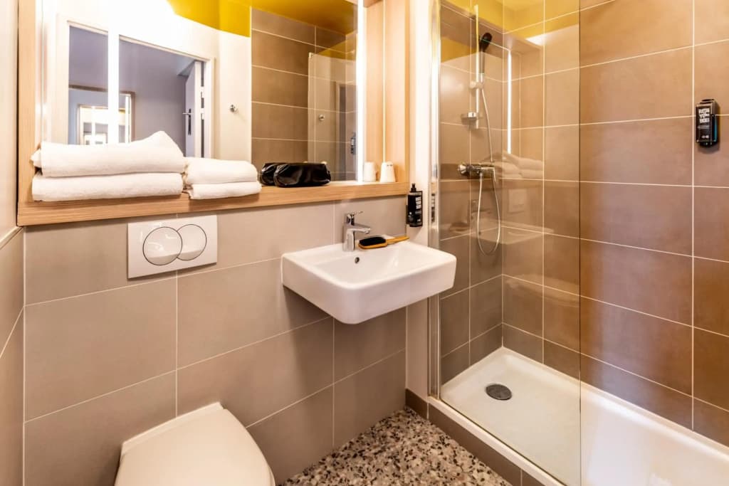 ibis Styles Prevessin Geneve Airport - Miniature 2