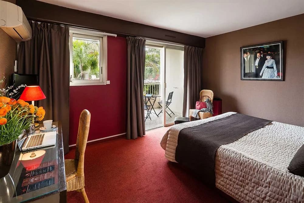 Hotel Beausejour - Photo 3