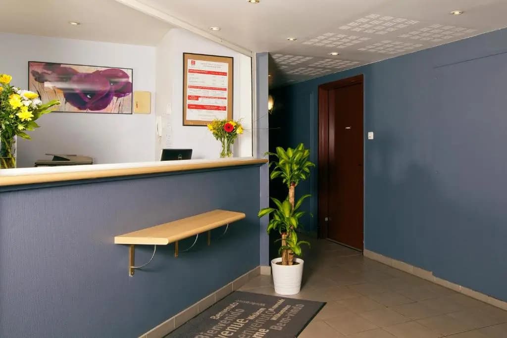 Séjours & Affaires Paris Nanterre - Photo 2