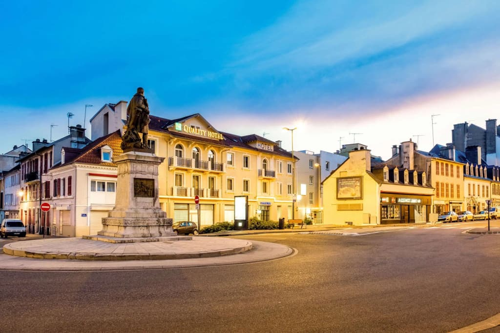 Quality Hotel Pau Centre Bosquet - Photo 1