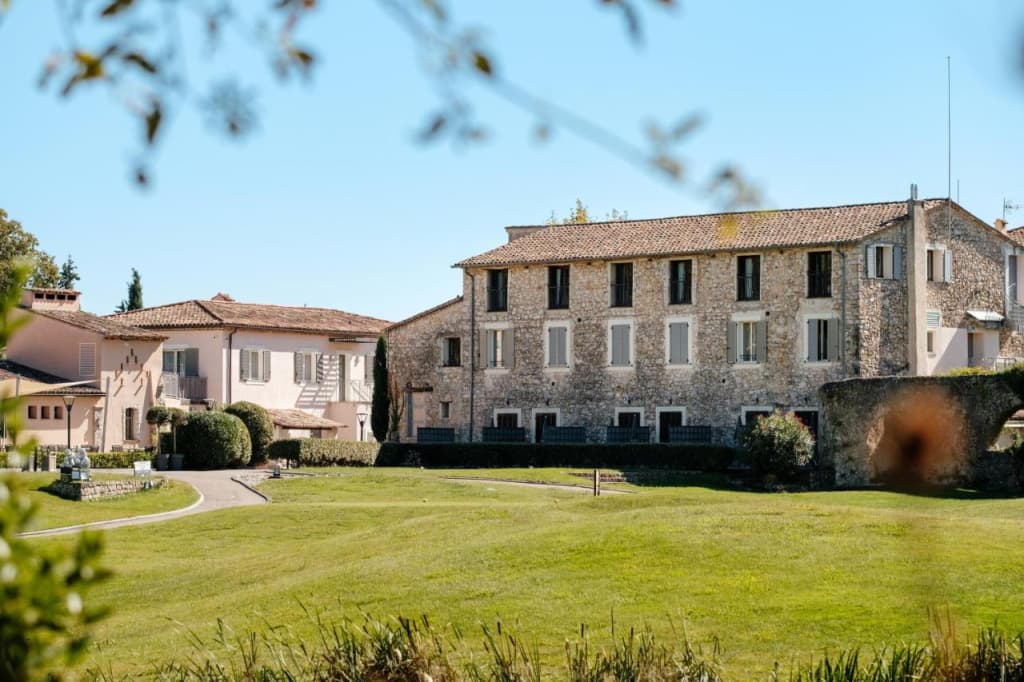 Hôtel Golf & Spa Château de la Bégude, The Originals Collection - Photo 1
