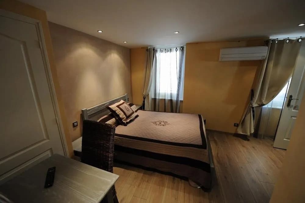 Hotel Les Arcades - Photo 4