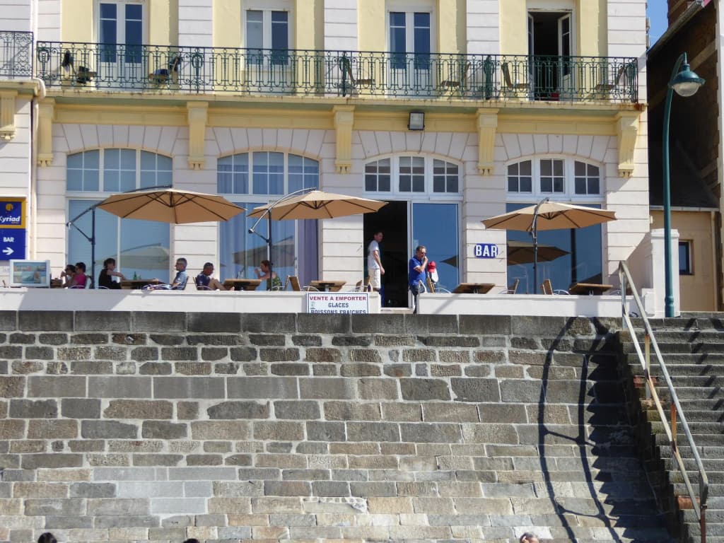 Hotel Kyriad Saint Malo centre Plage - Photo 1