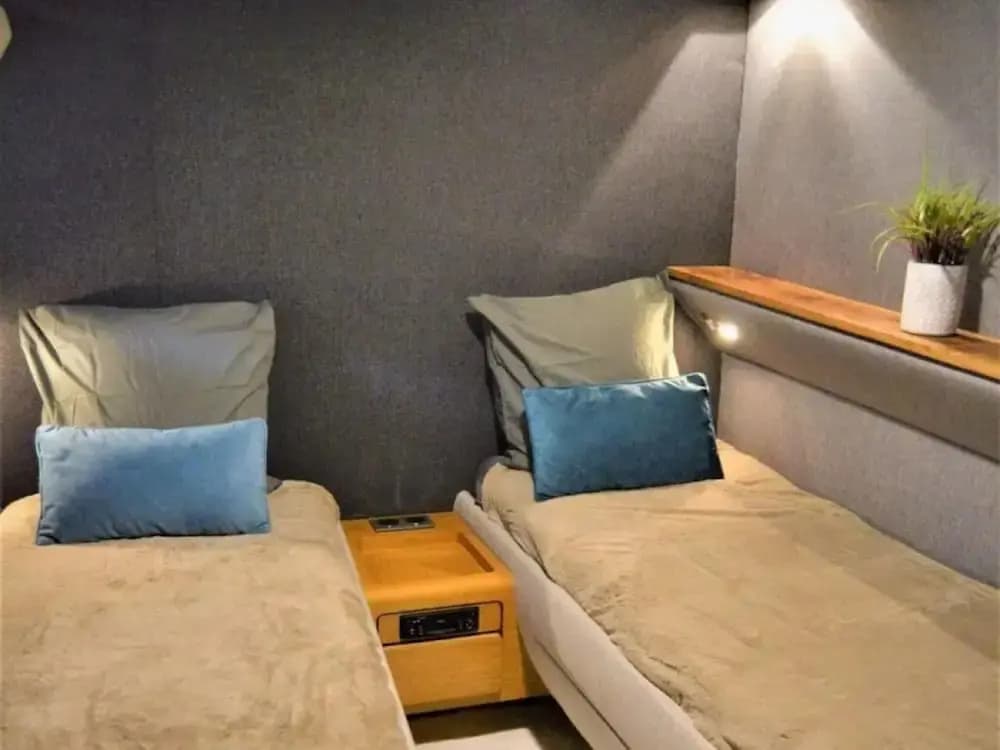 Luxury Yacht in La Rochelle With a Terrace - Photo 3