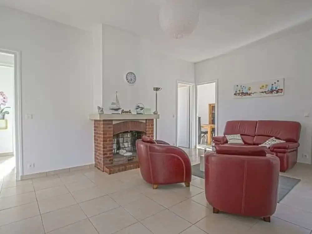 Spacious Holiday Home in Aure sur Mer With Garden - Miniature 3
