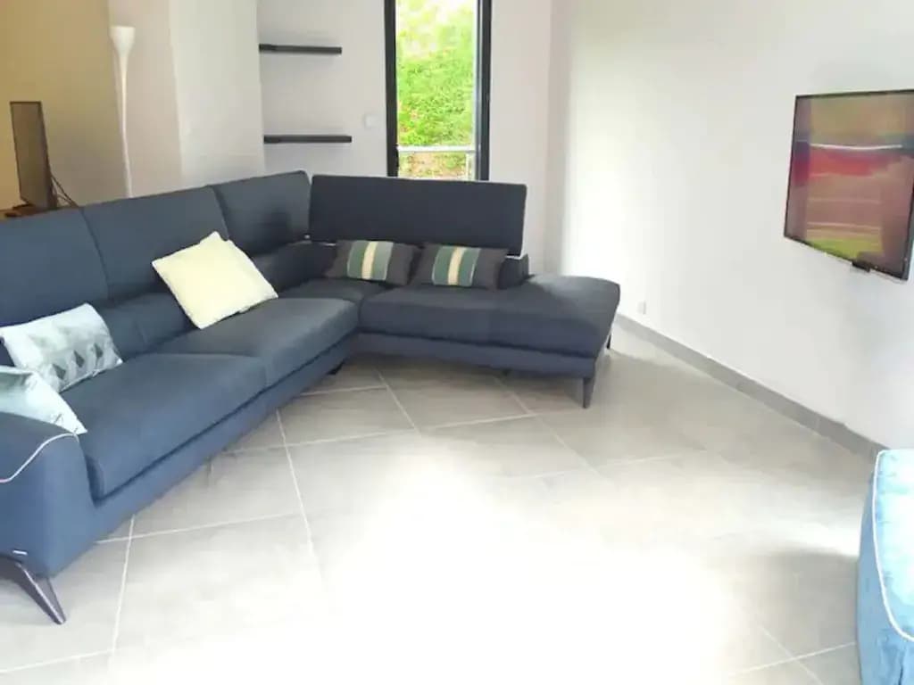 Holiday Home With Private Outdoor Pool, Gouesnac"h - Miniature 4