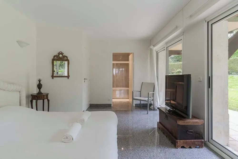 Luxury Haven With Pool, Tennis and Large Garden - Photo 4