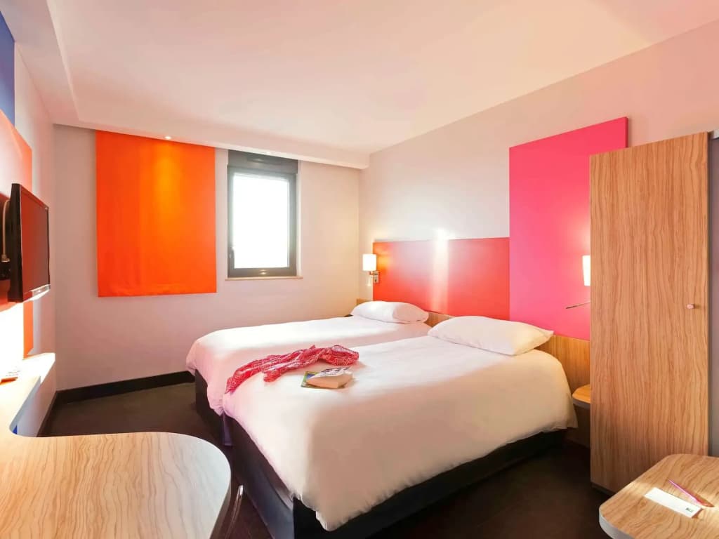 ibis Styles Romans Valence Gare Tgv - Miniature 6