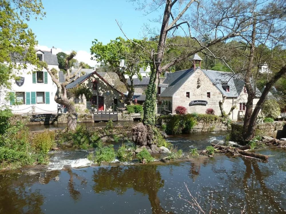 Holiday Home in Kerfany Near Beaches & Trails - Miniature 8