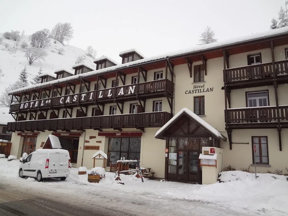 Hôtel Castillan - Photo 1