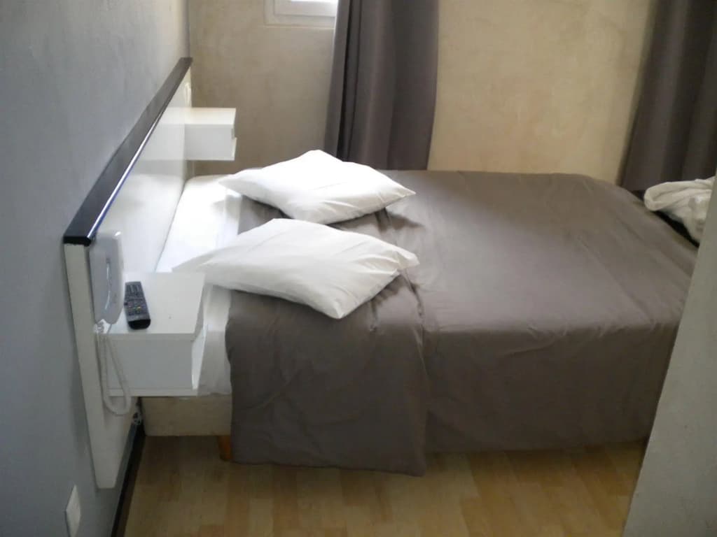 Hotel Victor Hugo - Photo 4