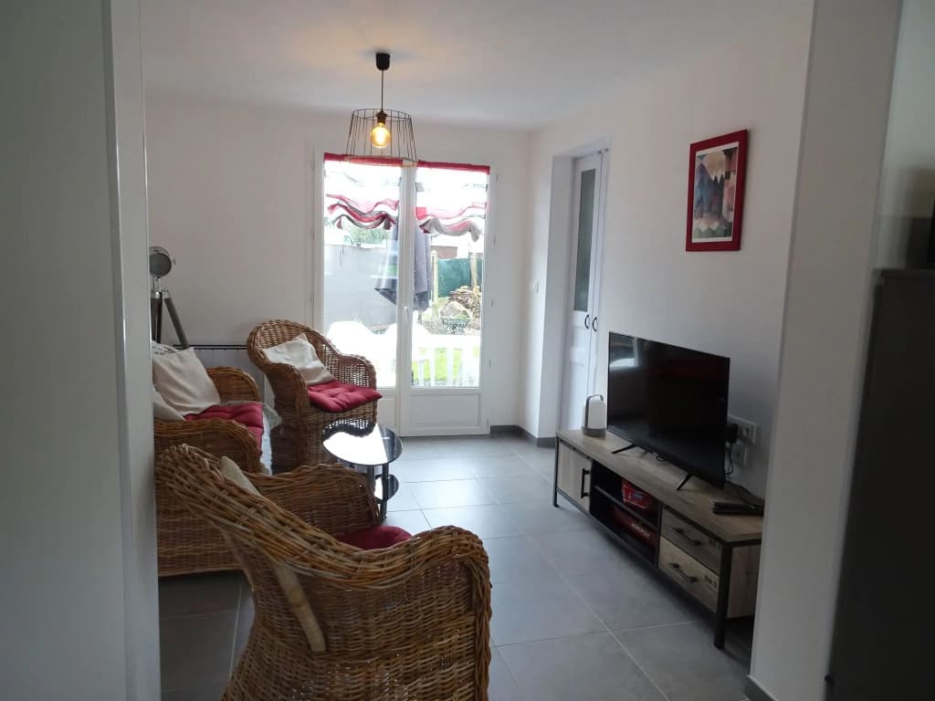 Bungalow in Gouville-sur-mer Near Beach - Photo 1