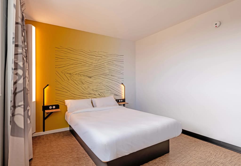 B&B HOTEL Landerneau Bois Noir - Miniature 3