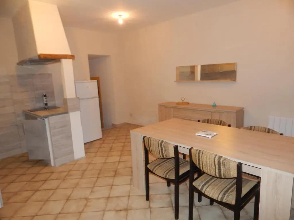 F2 pas cher a vec terrasse a 15 km de la mer - Photo 1