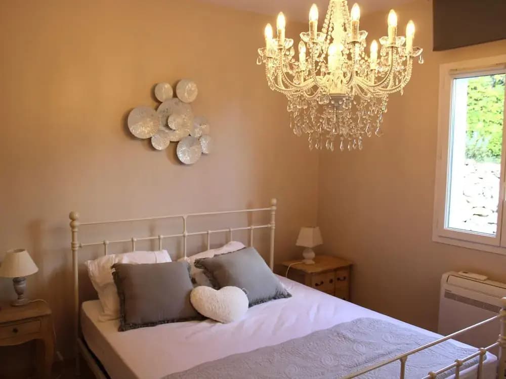 Luxe Villa With Pool in Lorgues - Photo 4