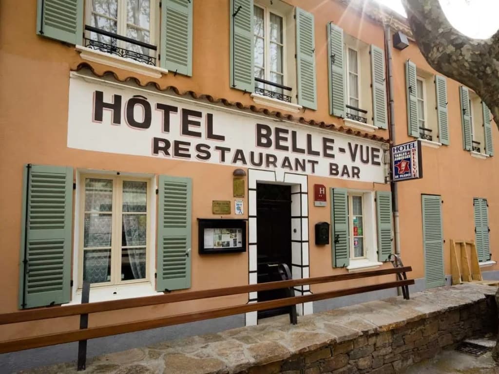 Hotel Restaurant Le Bellevue - Photo 1