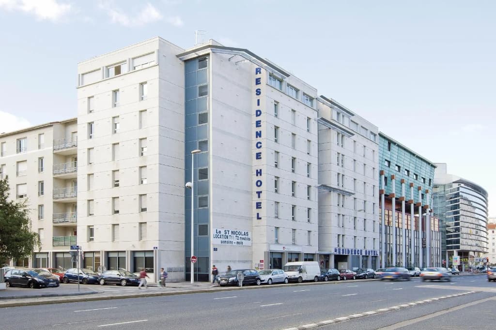 Séjours & Affaires Lyon Saint-Nicolas - Photo 1