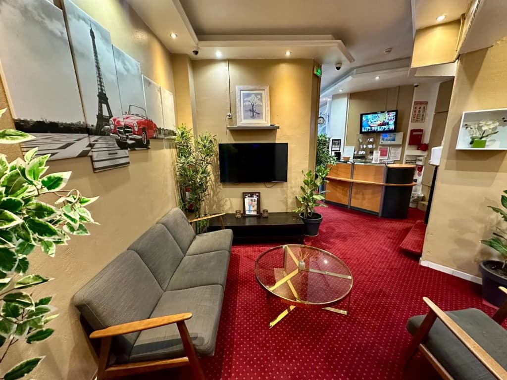 Hotel Victor Hugo - Photo 2