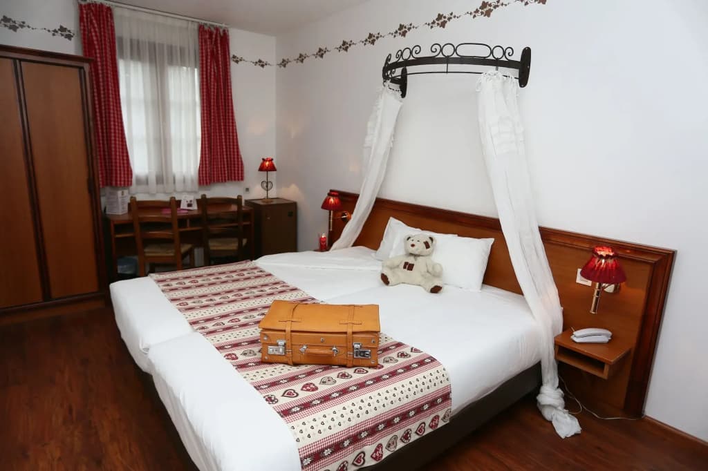 The Originals Boutique, Hôtel La Ferme du Pape, Eguisheim - Miniature 7