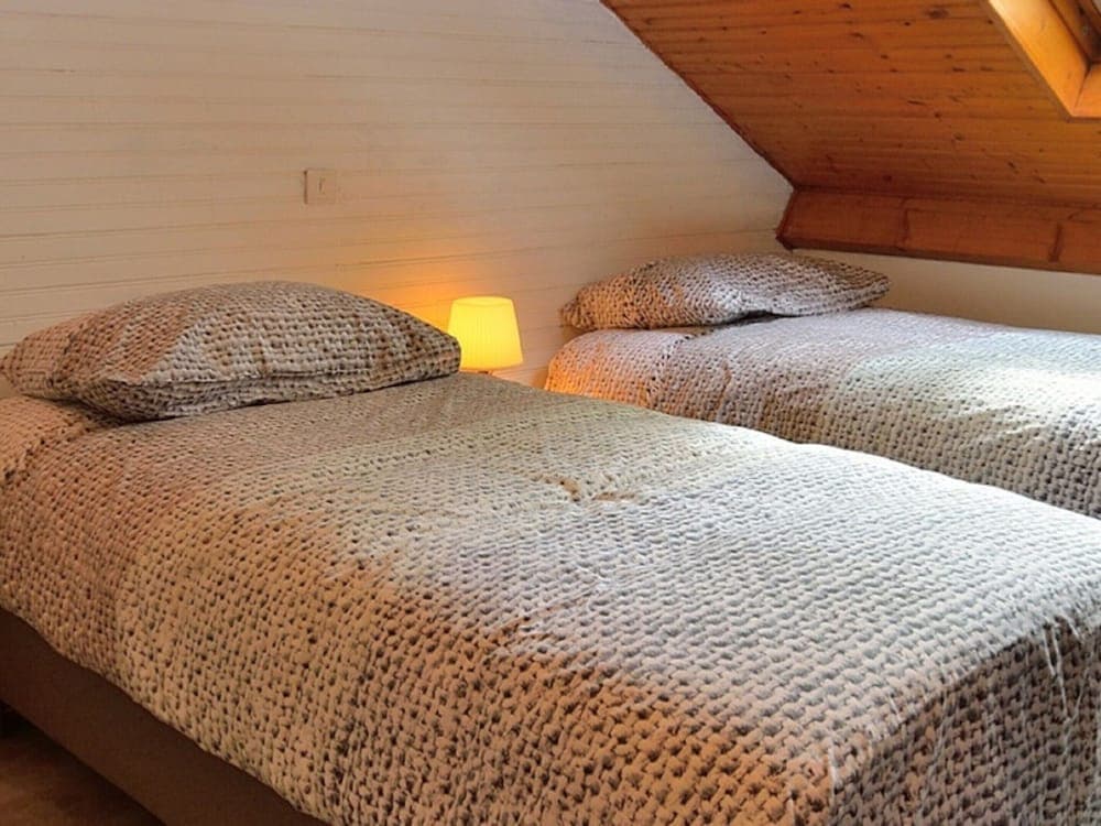 Serene Holiday Home With Private Terrace - Miniature 8
