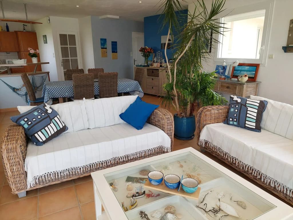 Seaside Villa in Guisseny With Stunning Views - Photo 1