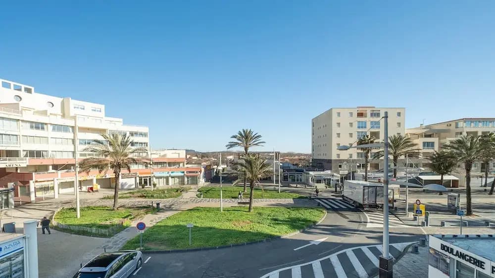 Stylish Beachside Stay, Cap D'agde - Miniature 7