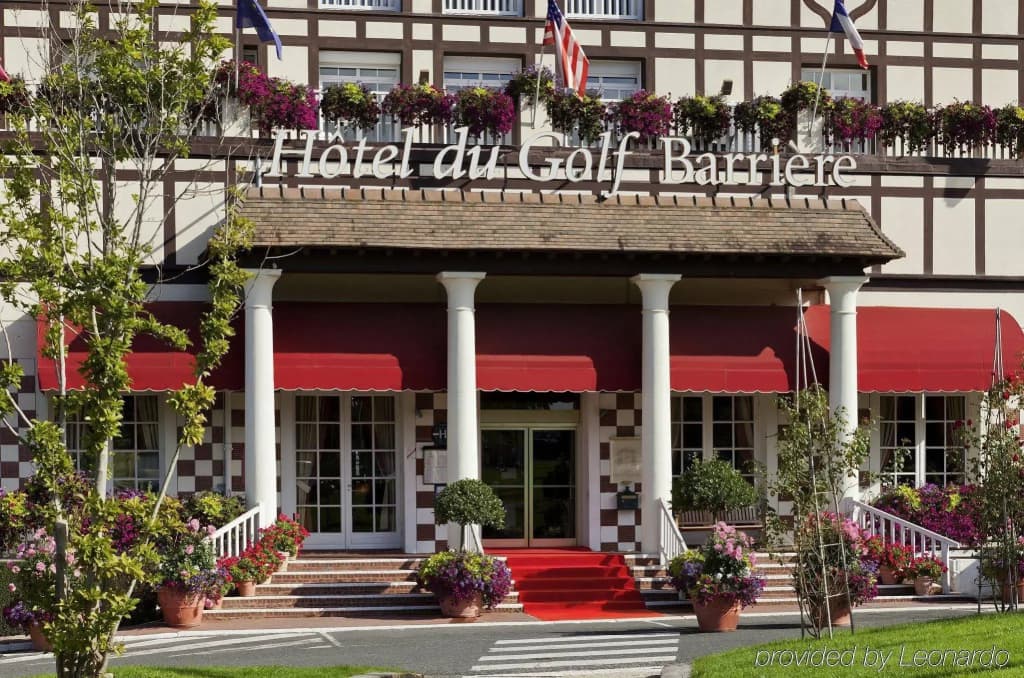 Hôtel Barrière L'Hôtel du Golf Deauville - Photo 1