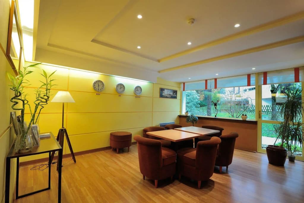 Contact Hotel du Parc - Photo 1