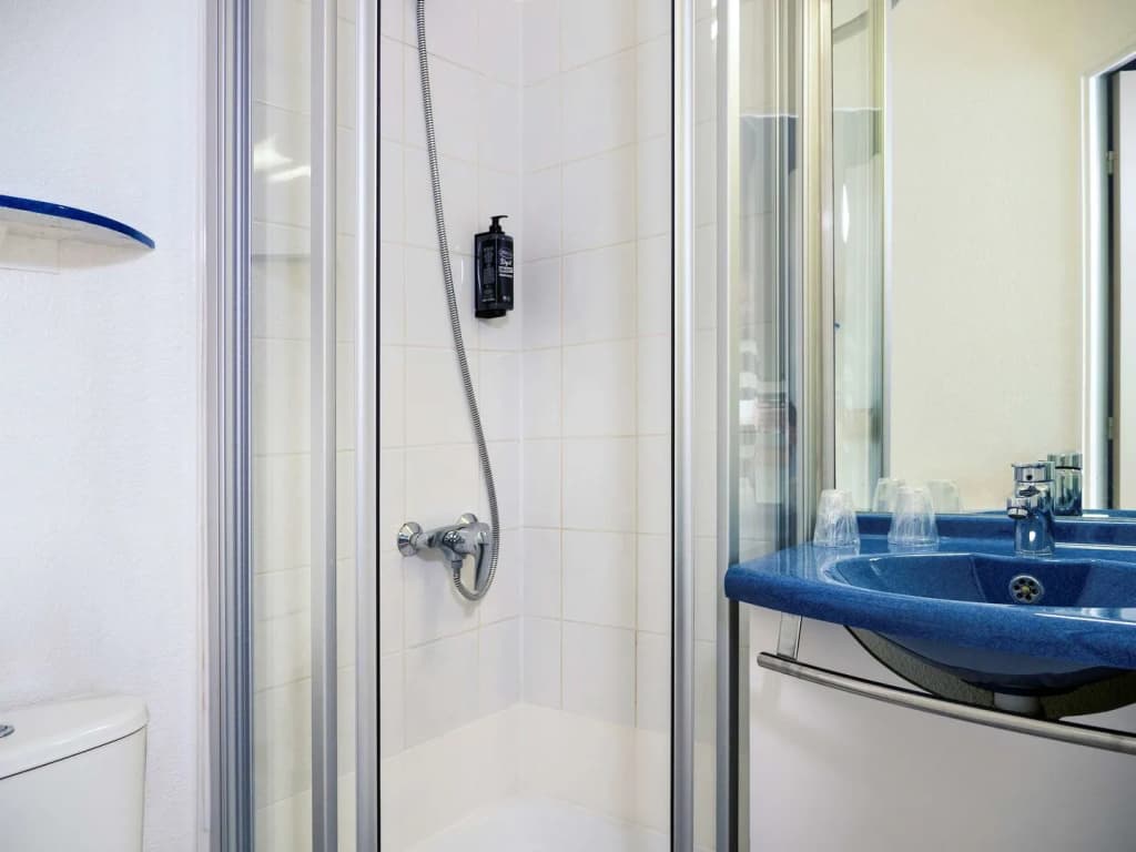 Ibis Budget Arles Sud Fourchon - Miniature 7