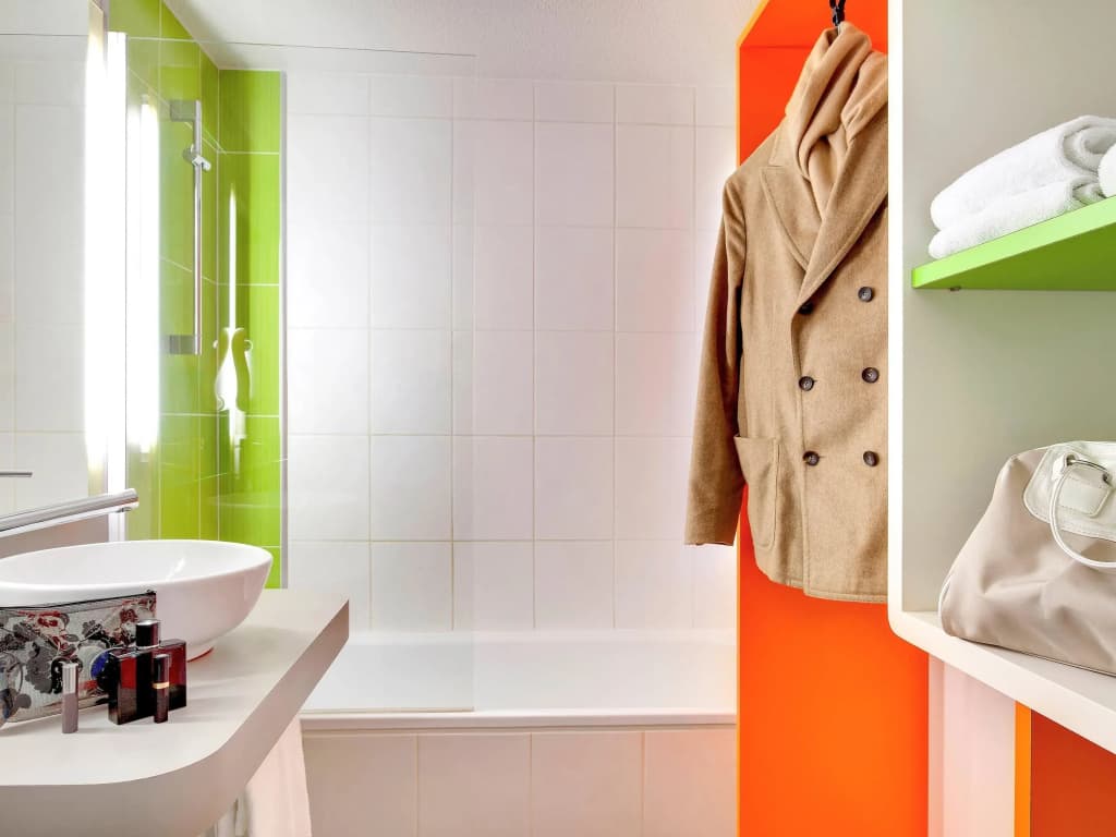 ibis Styles Clermont Ferrand Le Brezet Aeroport - Miniature 6