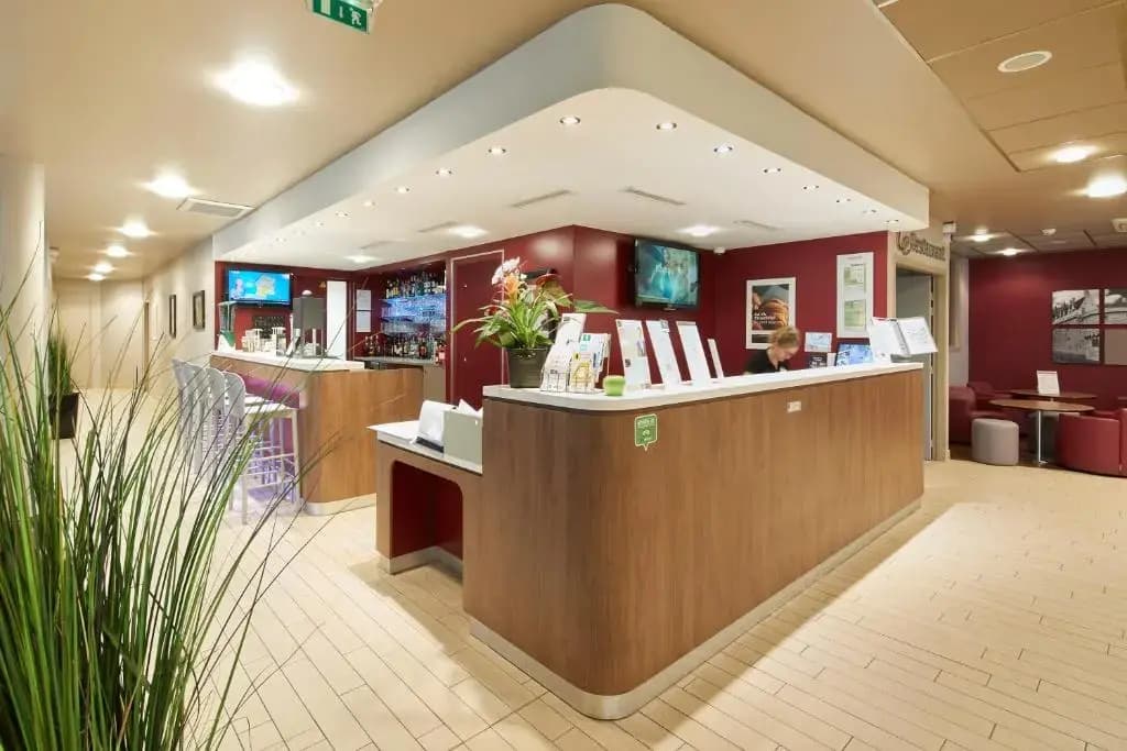 Hotel Campanile Nantes Centre - Saint Jacques - Photo 2