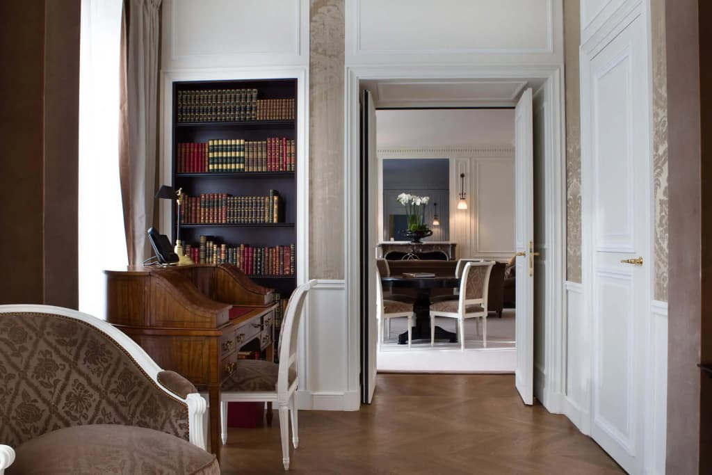 La Reserve Paris Hotel and Spa - Photo 5
