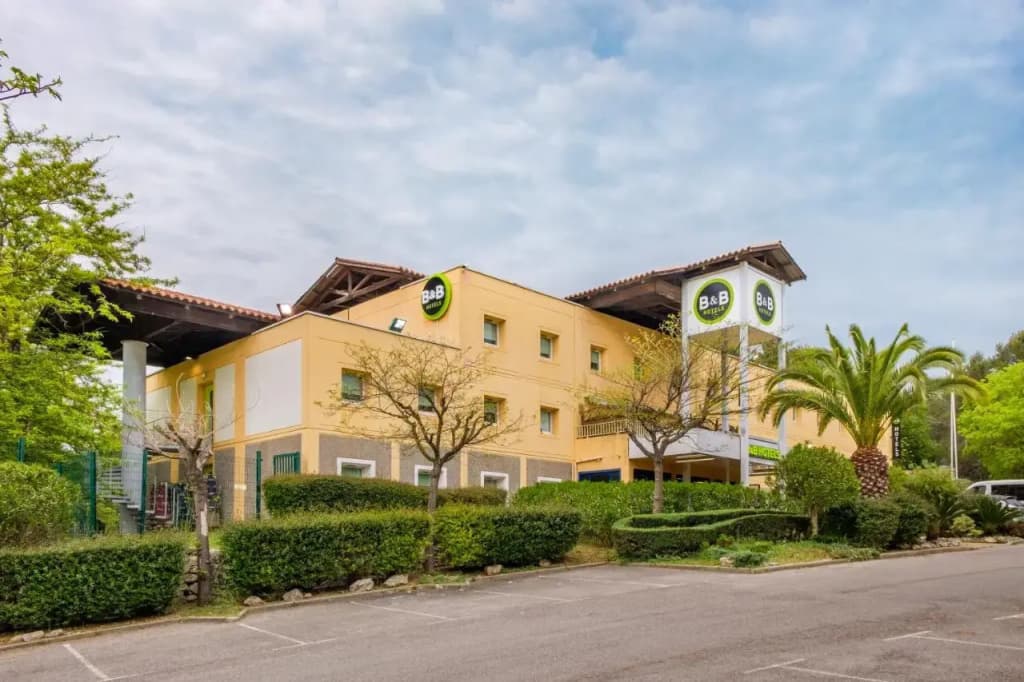 B&B HOTEL Cannes Mouans Sartoux - Photo 1