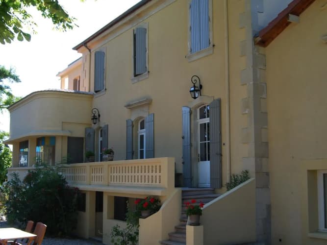 Lovely Country Cottage in Valreas with Swimming Pool