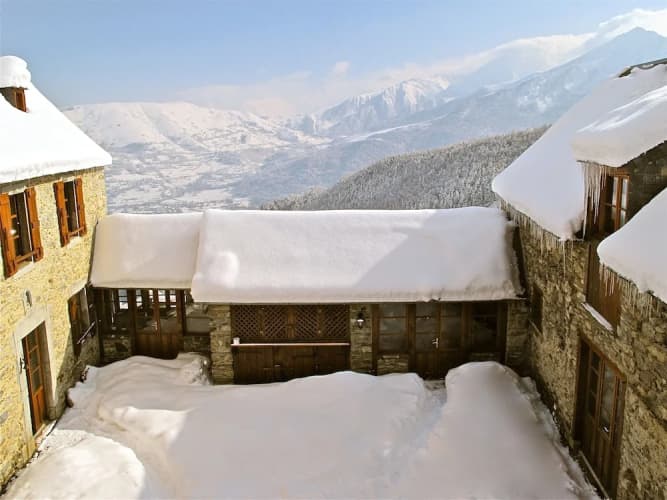 Ferme de Soulan, charming mouflon gîte with jacuzzi. (83793006)