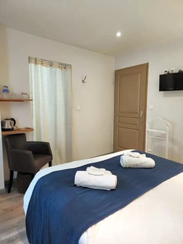 Chambres privées à Hautvillers, berceau du champagne avec salle de bain et toilettes incluses