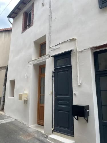 Joli Studio Calme Et Lumineux