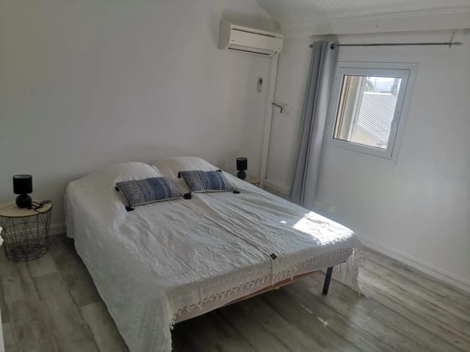 Bel appartement T4 vue mer sur la Marina du Gosier