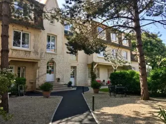 Le Castel Htel  Spa