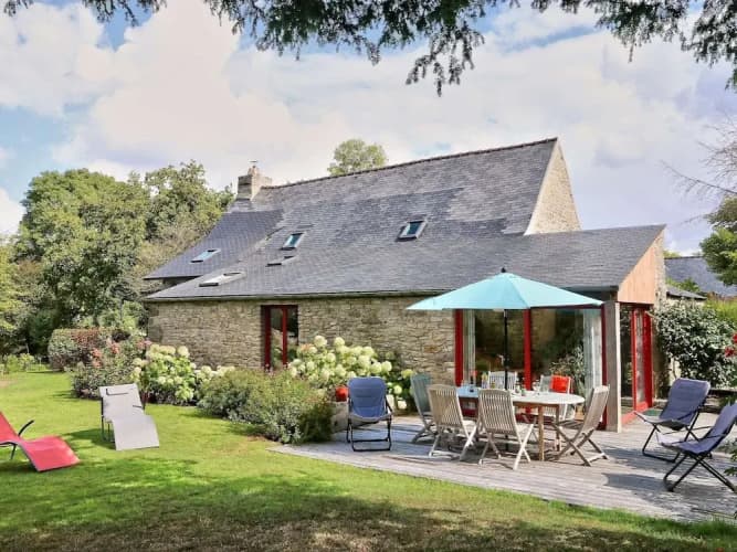 Cosy Holiday Home in Huelgoat With Terrace