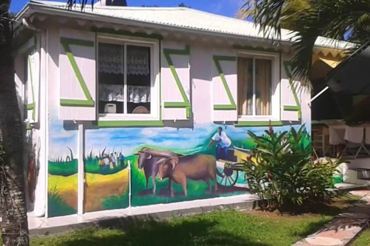 Bungalow de 2 chambres avec piscine partagee terrasse et wifi a Sainte Rose