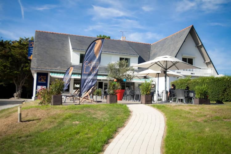 Hôtel Restaurant Logis Côté Lac