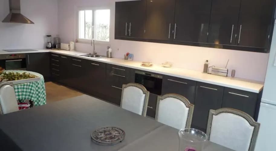 5 Bedroom House 00040070 by HomeRez