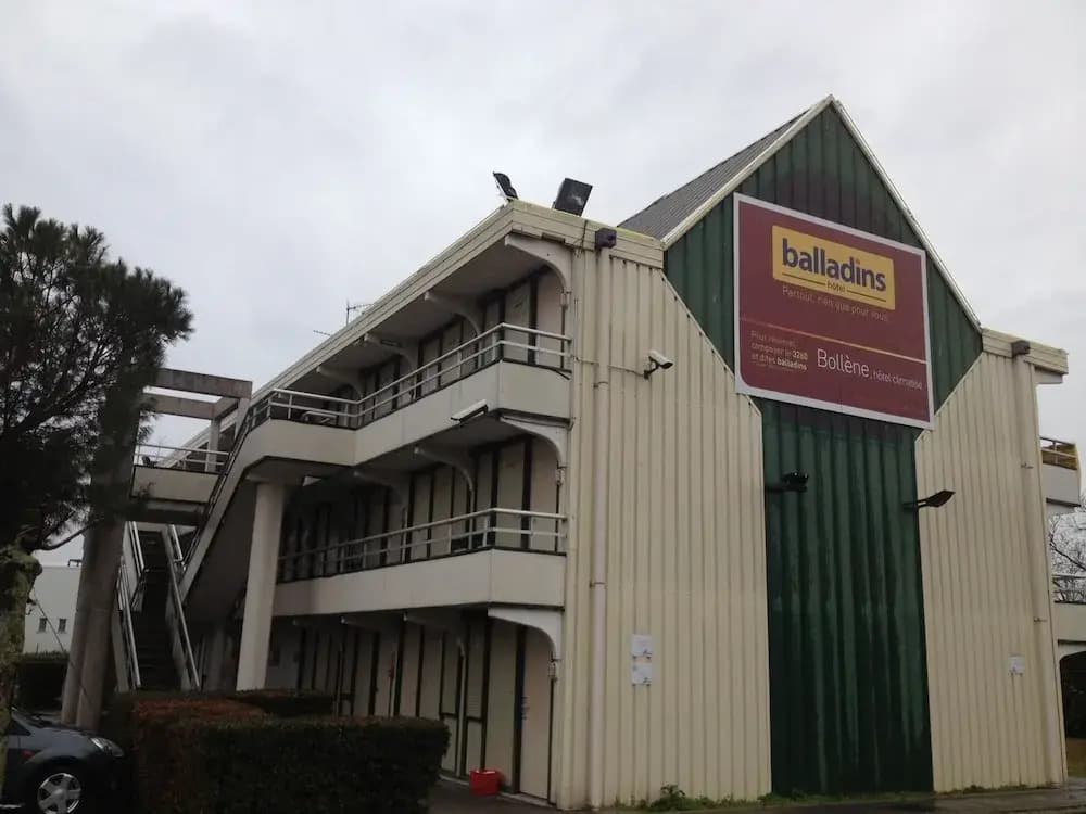 Hôtel balladins Bollène - Photo 1