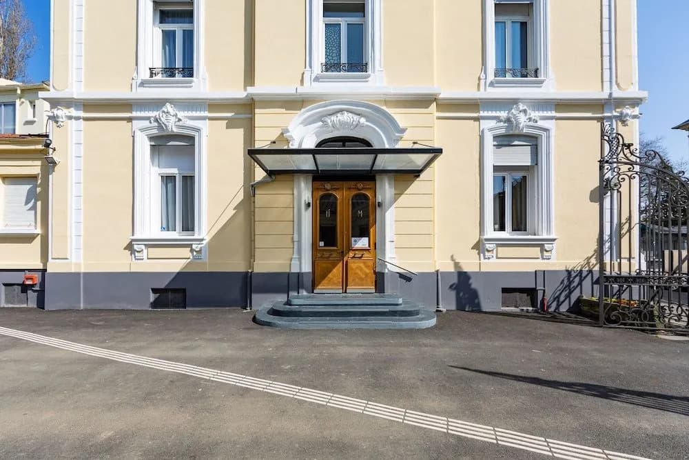 Berti Hôtel Mulhouse Centre Gare - Photo 1